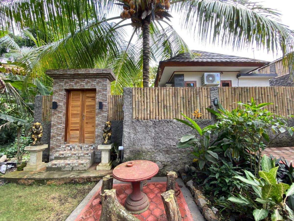 Villa Melanting การางาเซ็ม ภายนอก รูปภาพ